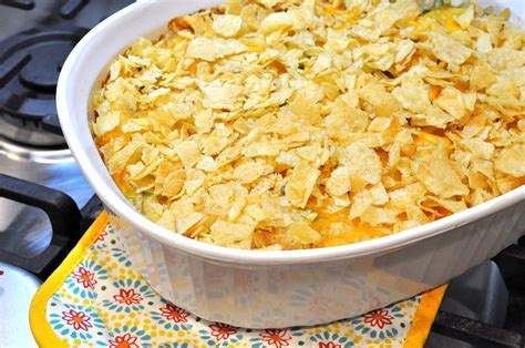 cheesy-tuna-casserole-with-potato-chip-topping image