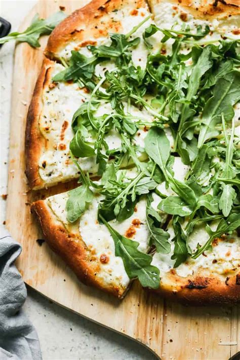white-pizza-pizza-bianca-tastes-better image