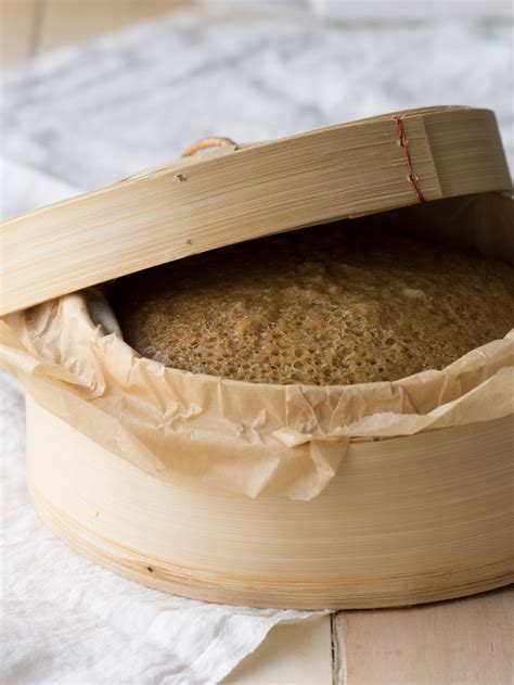 spongy-chinese-steamed-cake-ma-lai-goh-the image