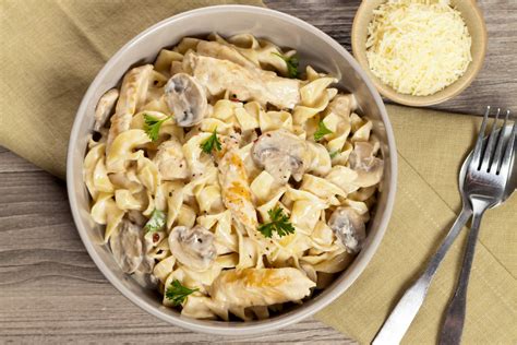 one-pot-creamy-chicken-and-mushroom-pasta image