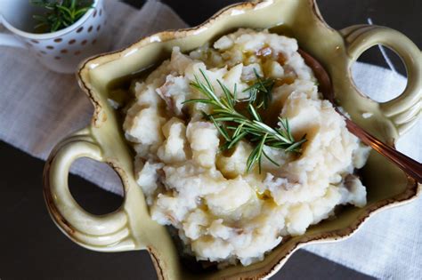 rosemary-roasted-garlic-mashed-potatoes-the-baking image