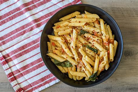 vegetarian-tuscan-pasta-the-candid-cooks image