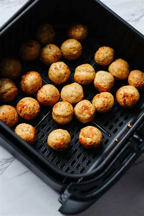 how-to-cook-frozen-meatballs-in-air-fryer image