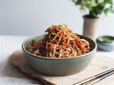 sichuan-rice-noodle-and-pork-stir-fry-kitchen-stories image