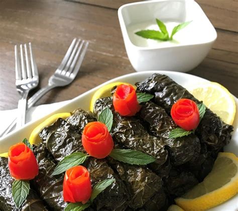 how-to-make-stuffed-vine-leaves-from-the-levant-middle-east-eye image