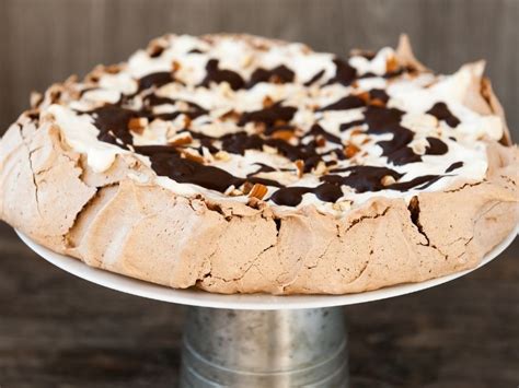 easy-chocolate-topping-for-pavlova-top-3-ideas image
