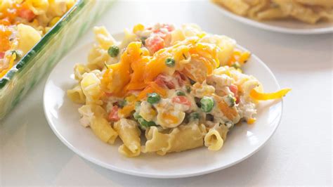 cheesy-chicken-pasta-casserole-recipe-pillsburycom image