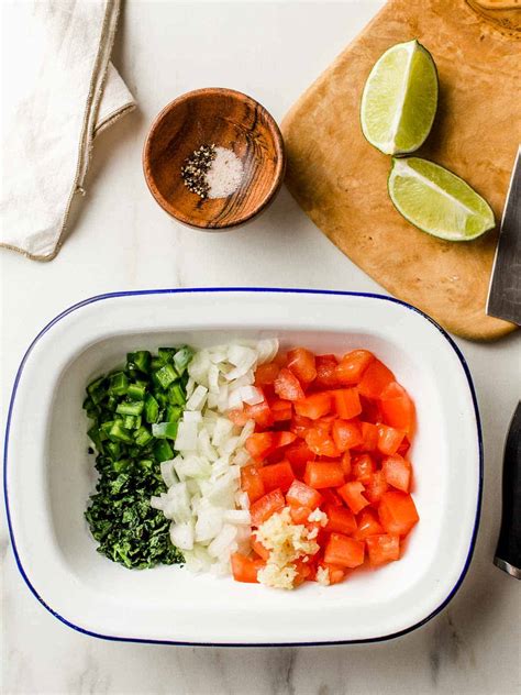 restaurant-style-guacamole-recipe-little-spoon-farm image