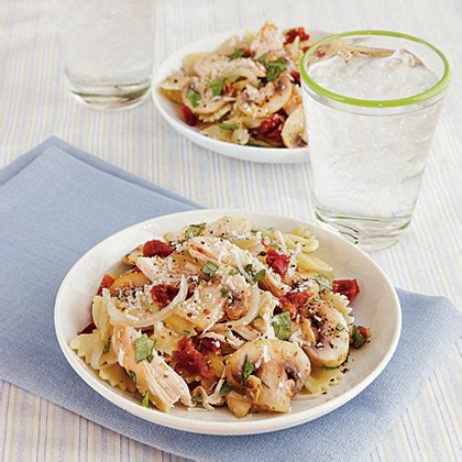 farfalle-with-chicken-and-sun-dried-tomatoes image