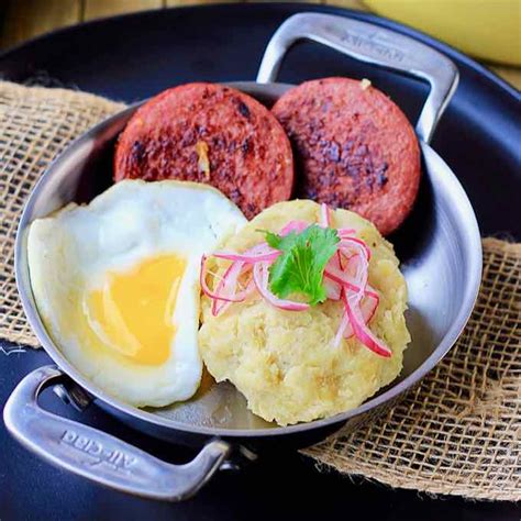mang-mashed-plantains-traditional-dominican image