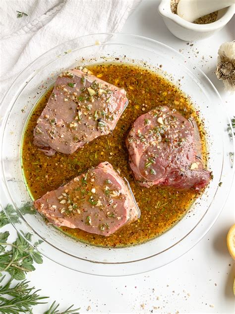 garlic-herb-steak-marinade-grain-free-table image