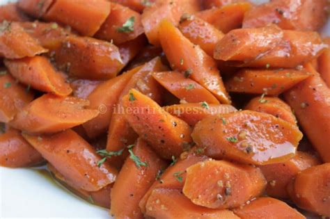 roasted-maple-glazed-peppercorn-chai-carrots-i image