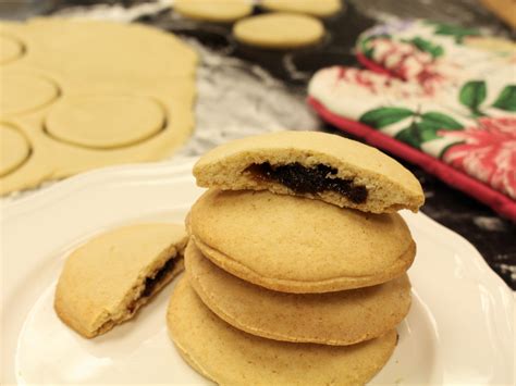 recipe-for-old-fashioned-raisin-filled-cookies image