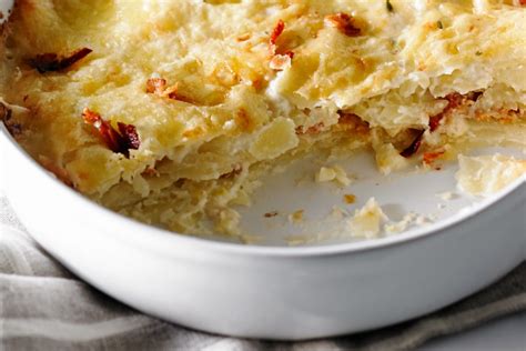 scalloped-potatoes-with-bacon-and-sun-dried-tomatoes image
