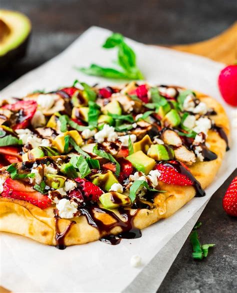 grilled-naan-pizza-with-strawberry-chicken-and-avocado image