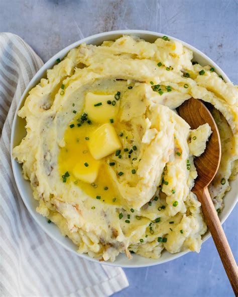 garlic-mashed-potatoes-a-couple-cooks image