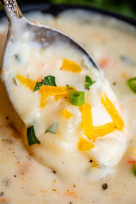 easy-creamy-old-fashioned-potato-soup-recipe-in-30 image