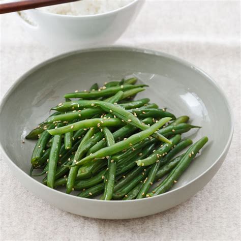 sauteed-sesame-green-beans-recipe-melissa-rubel image