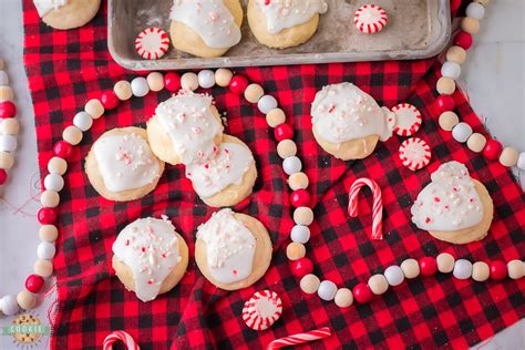 peppermint-meltaways-family-cookie image
