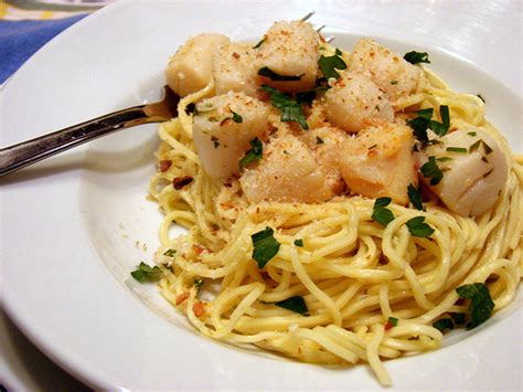 10-best-garlic-scallops-with-angel-hair-pasta image