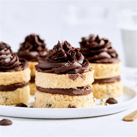 chocolate-cake-chocolate-cupcake image