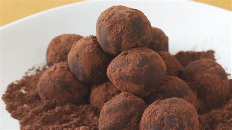 bittersweet-chocolate-truffles-recipe-bon-apptit image