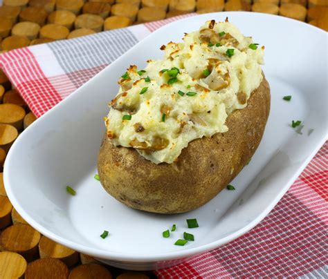 twice-baked-potatoes-with-sour-cream-and-chives-the image