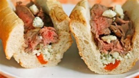 grilled-steak-and-gorgonzola-sandwich image