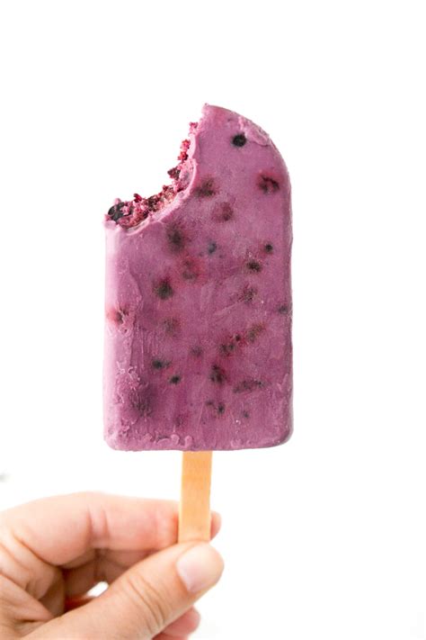 blueberry-cream-pops-the-sugar-coated-cottage image