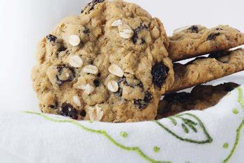low-carb-oatmeal-raisin-cookie-healthy-eating-sf image