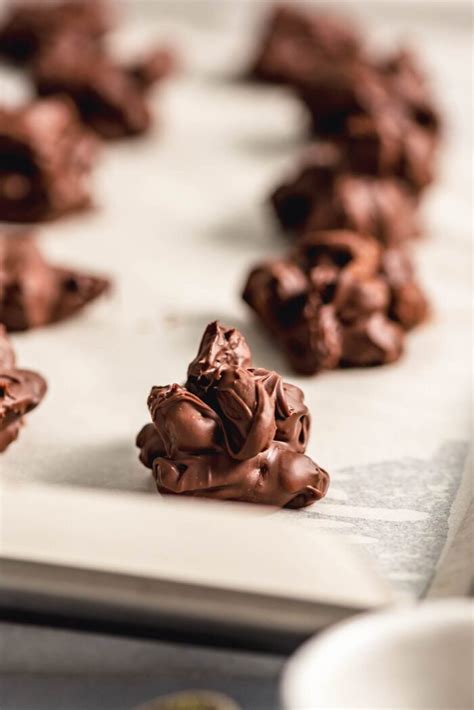 chocolate-nut-clusters-running-on-real-food image