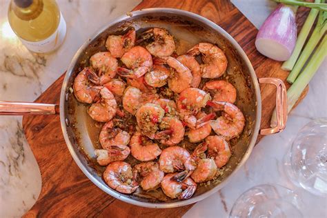 the-best-lemongrass-shrimp-recipe-video image