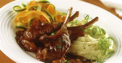 lamb-chops-with-vegetables-and-mashed-potatoes image