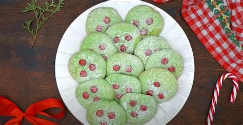 grinch-cookies-recipe-recipesnet image