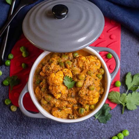 cauliflower-and-peas-curry-vidhyas-vegetarian-kitchen image
