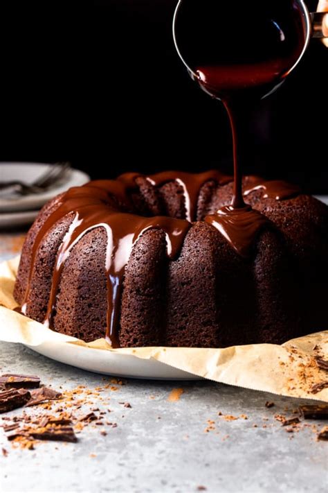 homemade-chocolate-brownie-cake-modern image