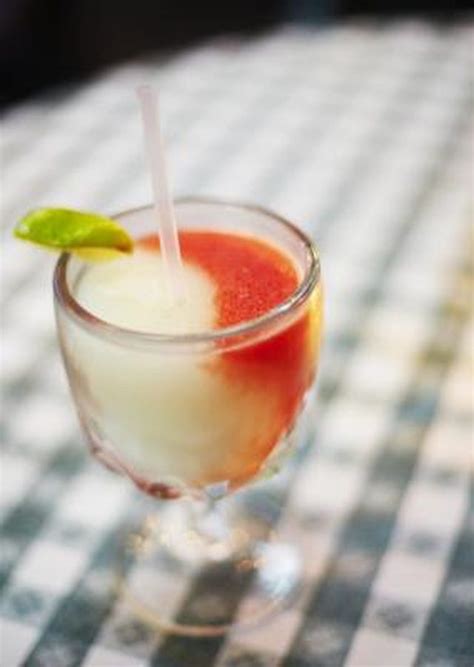 rum-drinks-with-coconut-milk-leaftv image