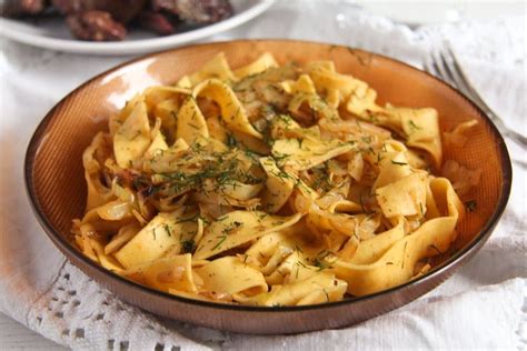 hungarian-haluski-cabbage-and-noodles-with-sour image