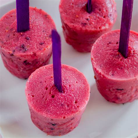 blackberry-yogurt-honey-pops image