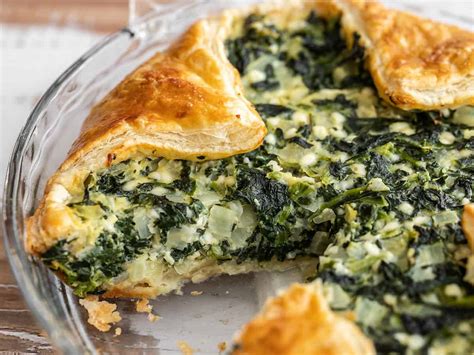 easy-delicious-homemade-spinach-pie-with-puff-pastry-budget image