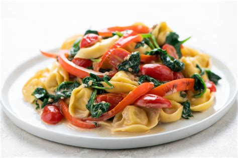 creamy-tomato-parmesan-tortellini-recipe-home-chef image