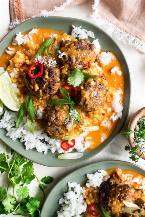 thai-curry-meatballs-with-jasmine-rice-the-original-dish image