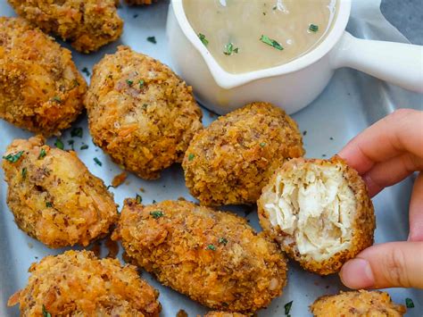 fried-chicken-and-gravy-vegan-one-green-planet image