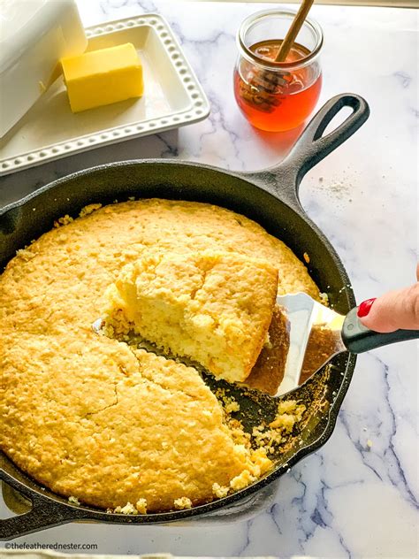 easy-bisquick-corn-bread-without-cornmeal-the image