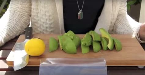 how-to-preserve-avocados-for-a-year-by-freezing-them image