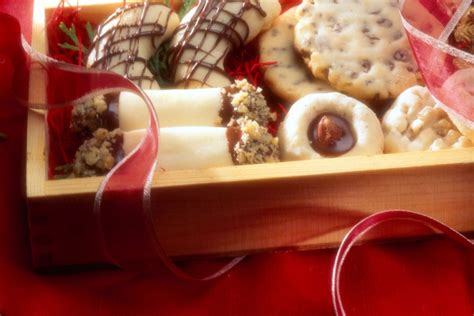 classic-christmas-butter-cookies-recipe-made-6-ways image