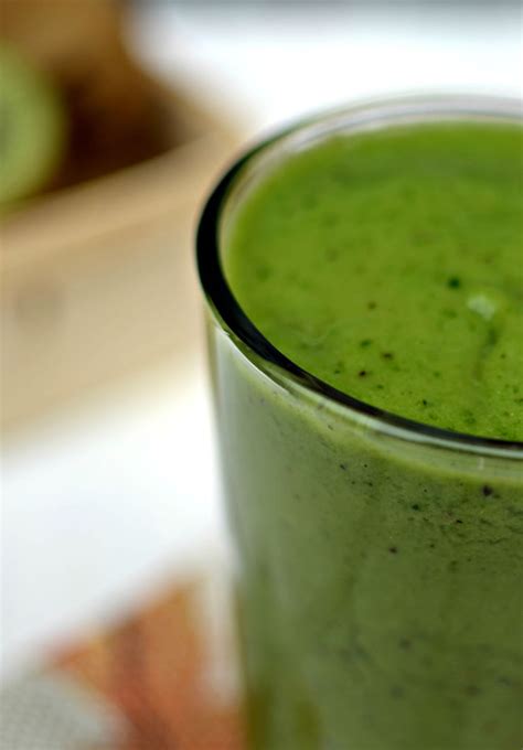 kiwi-honeydew-energy-boosting-smoothie-drinks image