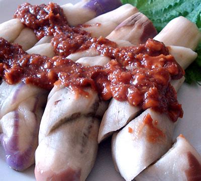 steamed-eggplants-aubergines-with-spicy-peanut-sauce image