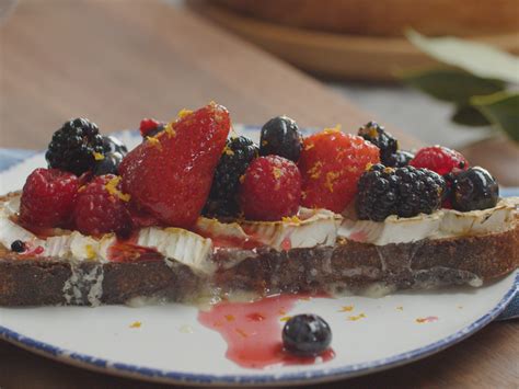 melted-brie-toast-with-macerated-berries image