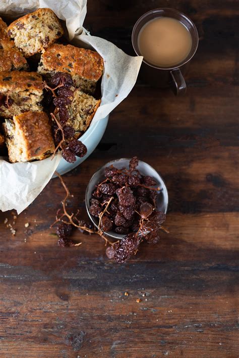 how-to-make-muesli-rusks-with-oats-raisins image